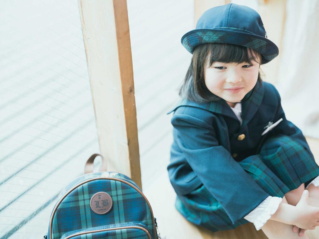 栃木県宇都宮市のフォトスタジオ、さくらちゃん、卒園記念！園児服、園児帽