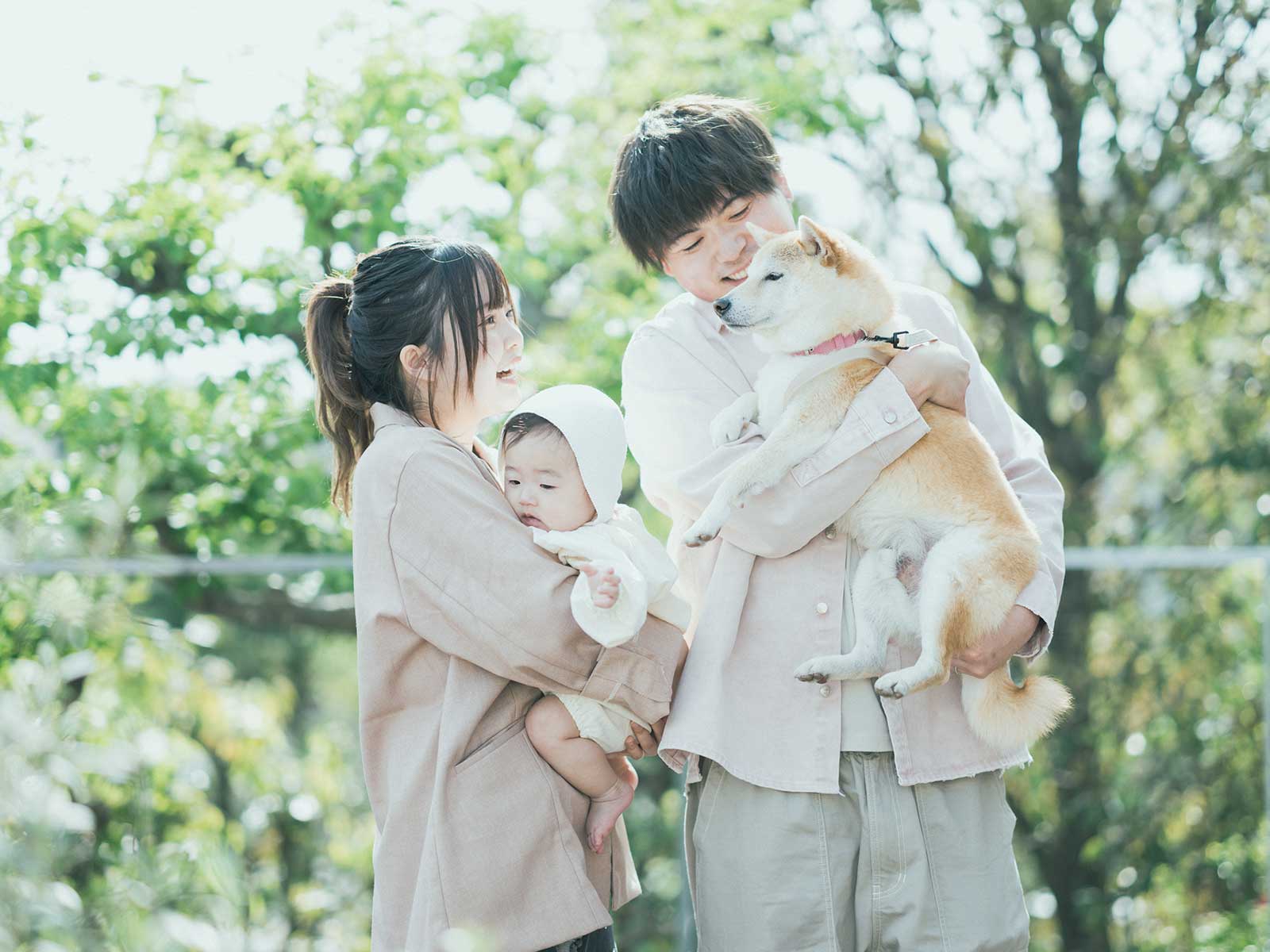 栃木県宇都宮市のフォトスタジオ、ハーフバースデー、ふうちゃん！家族写真、柴犬と一緒に