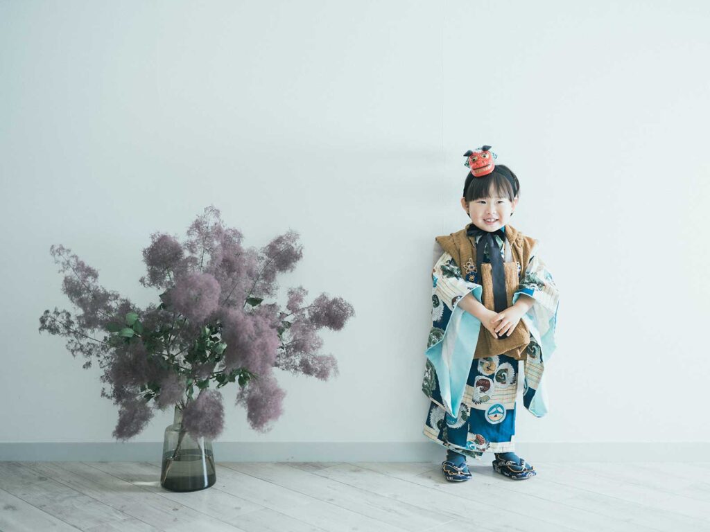 栃木県宇都宮市のフォトスタジオ、3歳男の子の七五三、はるくん！被布、可愛いプロップ