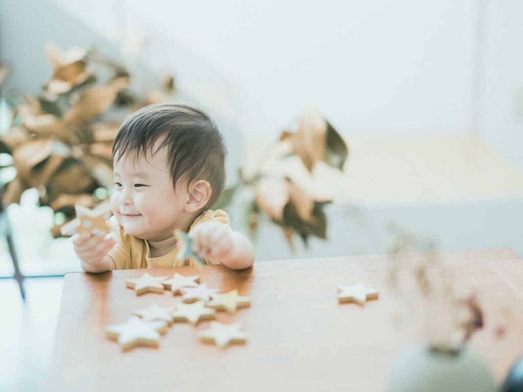 栃木県宇都宮市のフォトスタジオ、1歳バースデーフォト、けんたろうくん！つかまり立ち