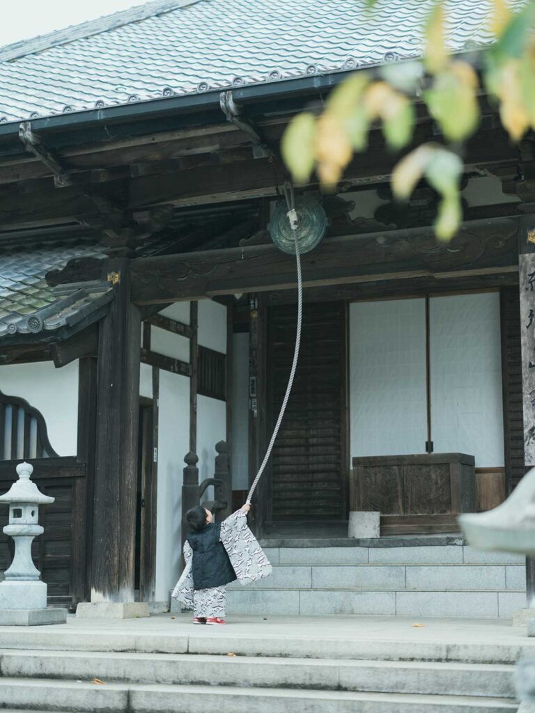 雨引観音(雨引山楽法寺)、3歳男の子の七五三、あらたくん！後ろ姿