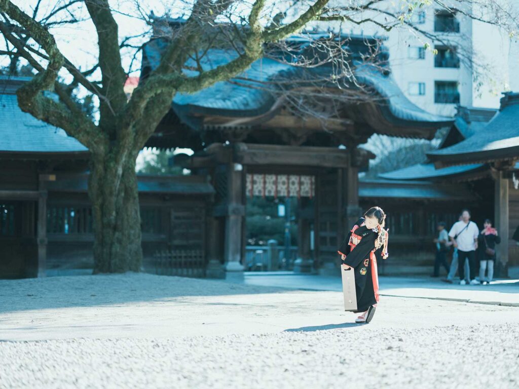 栃木県宇都宮市のフォトスタジオ、7歳七五三、つむぎちゃん！神社ロケ