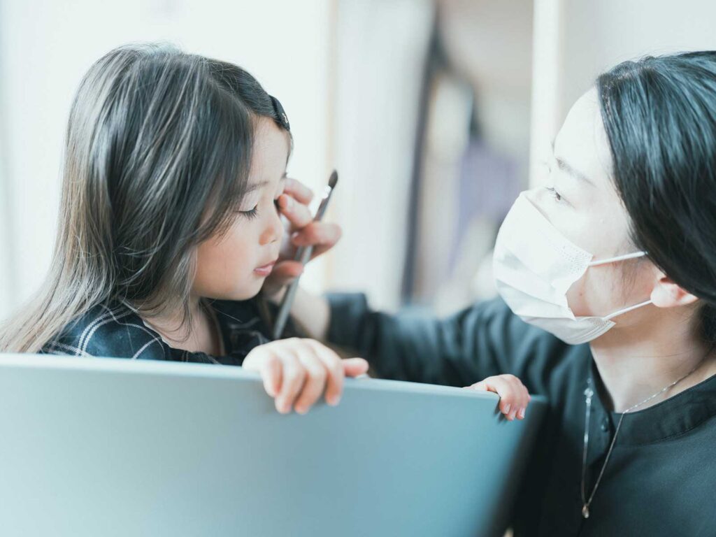 3歳女の子の七五三、あこちゃん！メイクシーン