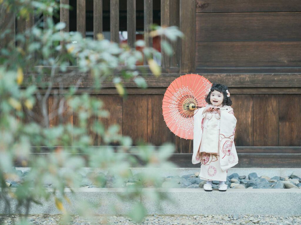 宇都宮市の神社ロケ、ふうかちゃん！番傘