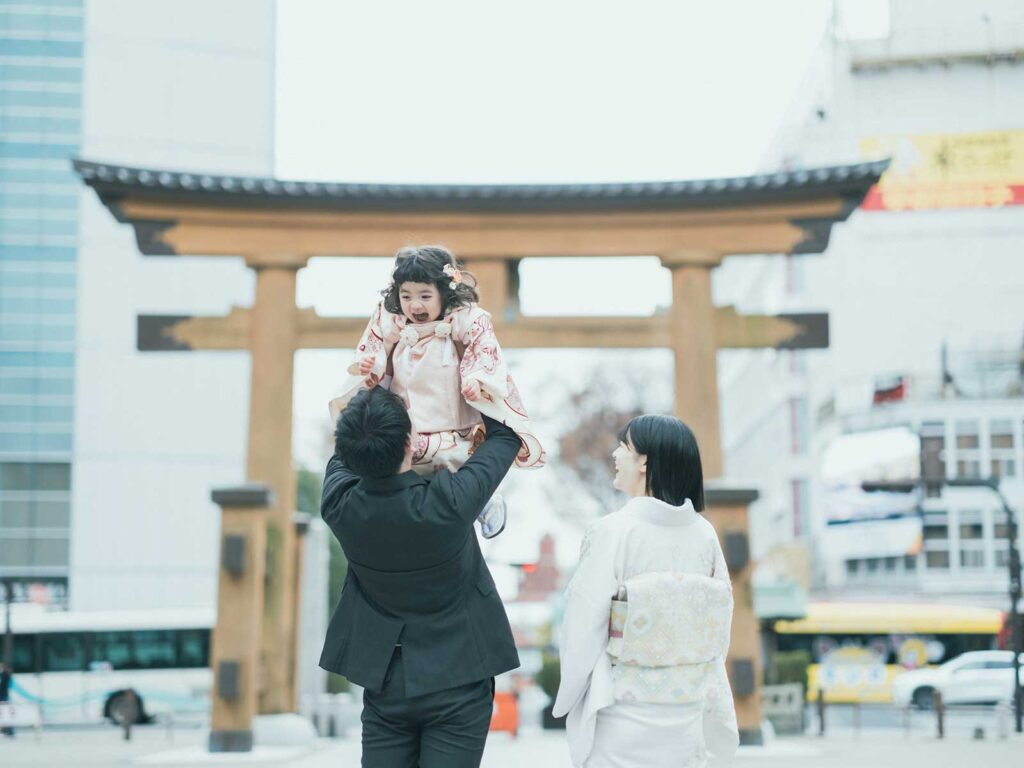 宇都宮市の神社ロケ、ふうかちゃん！家族写真、宇都宮市内大通り