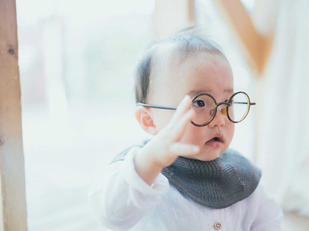 1歳バースデーフォト、まそらくん！メガネ