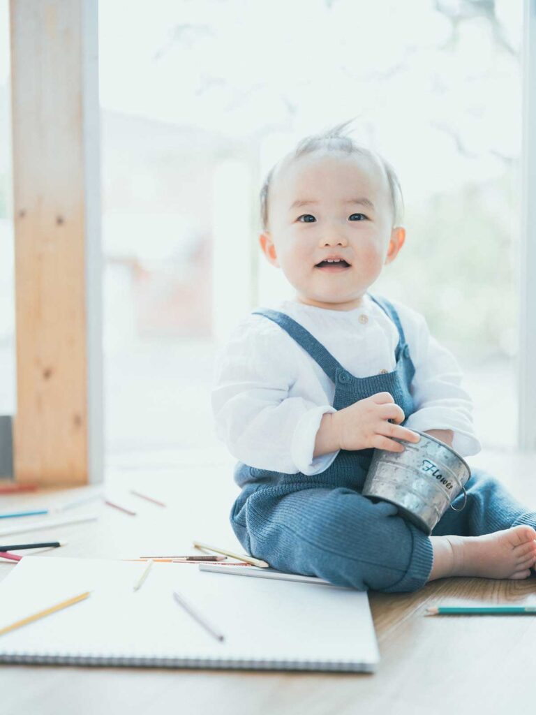 1歳バースデーフォト、まそらくん！サロペット、お絵かき