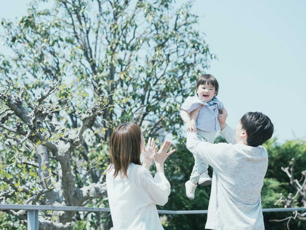 2歳バースデーフォト、りょうまくん！たかいたかい