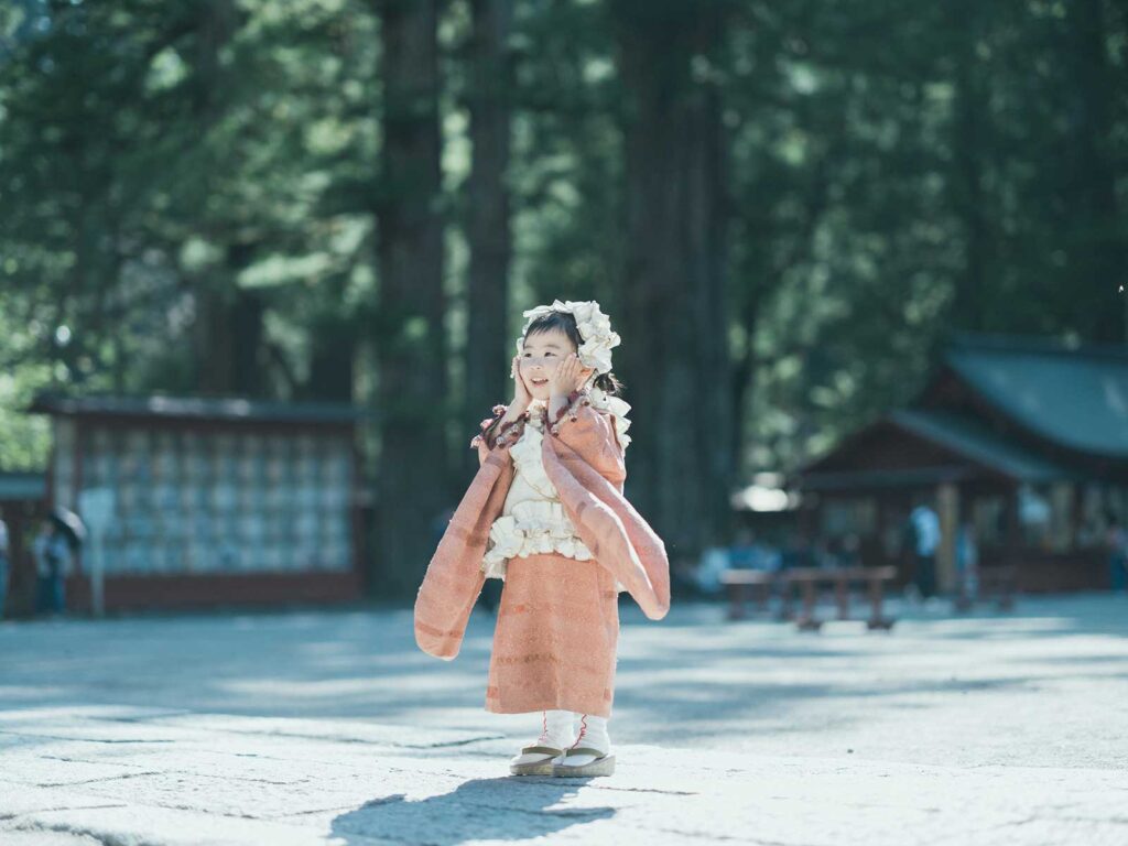 日光二荒山神社､3歳七五三ロケーション撮影､可愛い仕草