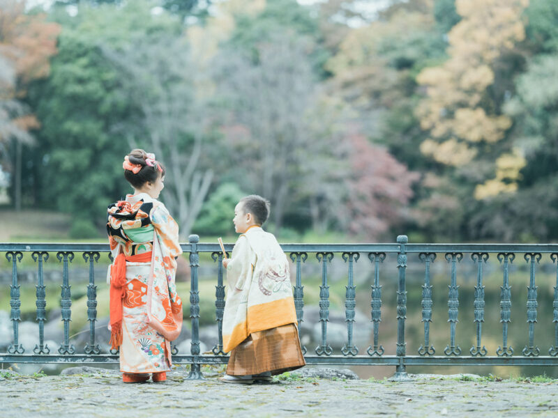 栃木県中央公園、七五三ロケ、7歳七五三ちはなちゃん、5歳七五三たすくくん！兄弟写真、後ろ姿